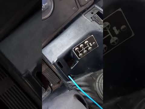 как снять панель управления системы вентиляции и отопления кабины МАЗ - Мзкт