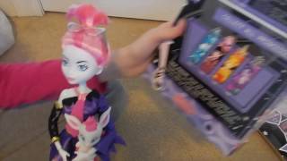 SpacePop Athena Doll Review
