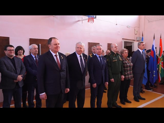 Ангарскую школу посетили Герои России
