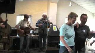 The Possum Whackers playing for a dance at saturday - Kattinge 2010.m4v