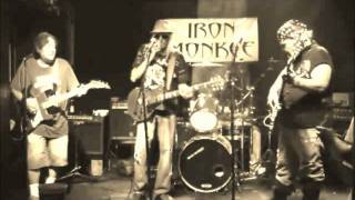IRON MONKEE BAND cover of PROUD MARY-CCR.wmv