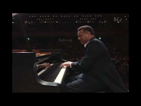 André Watts plays Beethoven Concerto No. 3 in C minor, Op. 37