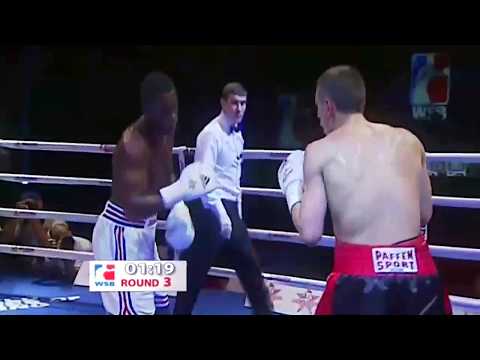 64kg Yasnier TOLEDO (CUB) vs Damian Tadeusz KIWIOR (POL)