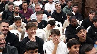 זה המפתח של כל הברכות בתורה 🔑 הרב שניר גואטה בגילוי מדהים שישחרר לך הכול - עם כתוביות בעברית (הרב שניר גואטה) - התמונה מוצגת ישירות מתוך אתר האינטרנט יוטיוב. זכויות היוצרים בתמונה שייכות ליוצרה. קישור קרדיט למקור התוכן נמצא בתוך דף הסרטון