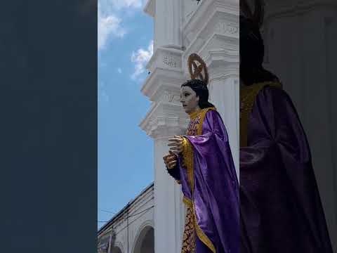 entrada de la procesión de San Juan del templo de San Raymundo