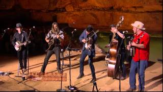 Old Crow Medicine Show&#39;s &quot;Carry Me Back&quot; on BLUEGRASS UNDERGROUND (PBS)