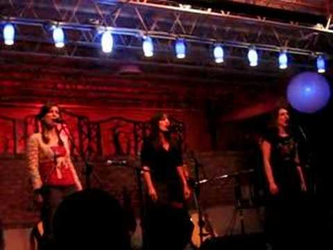 The Wailin' Jennys - Long Time Traveller