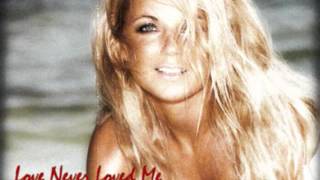 Geri Halliwell - Love Never Loved Me