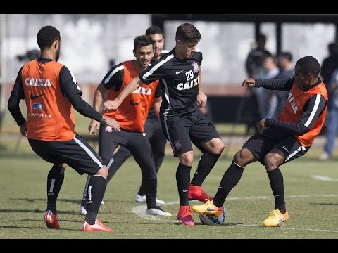 Treino de sbado marcado por presena de torcedores no CT