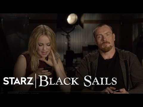 Black Sails | The Cast Read Your Tweets | STARZ