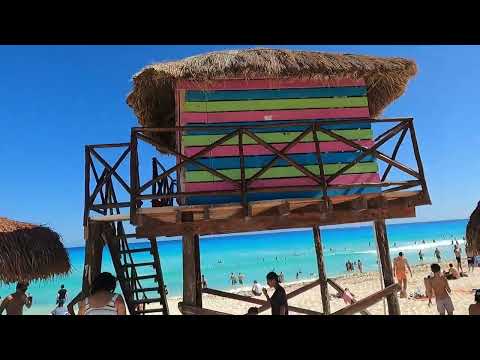 Praia de CANCUN PLAYA DELFINES, México.