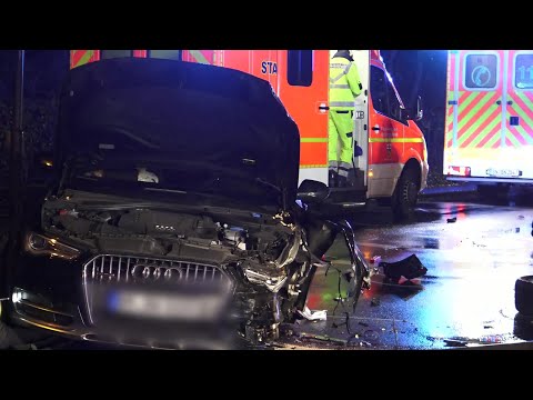 2 PKW kollidiert wegen Vorfahrtsmissachtung beim Abbiegen – 2 Verletzte in Bonn-Auerberg am 19.11.20