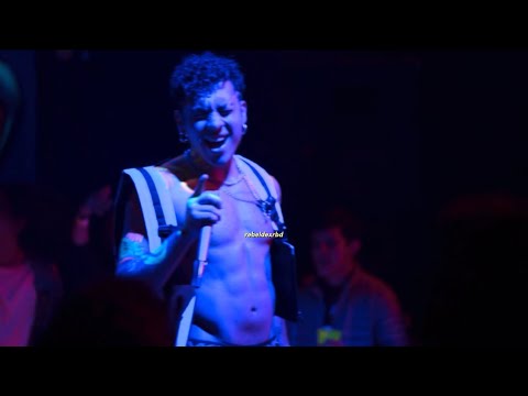 No necesito más - Okane (Rebelde Netflix) || LETRA