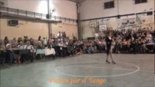 MARIA NIEVES y PANCHO MARTINEZ PEY bailando JAMAS RETORNARAS en la MILONGA MALENA de SUNDERLAND