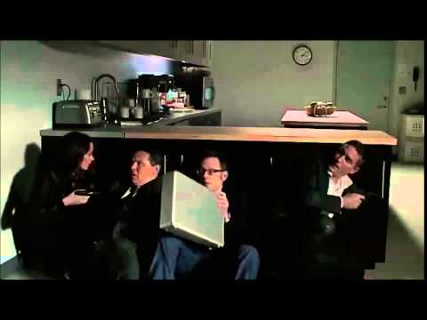 Person of Interest - Fusco steals a kiss from Root