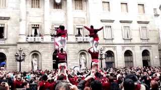 preview picture of video 'Barcelona Festes Santa Eulàlia 5 de 7 Castellers Poble Sec Pilar al balcó Castellers Sagrada Familia'