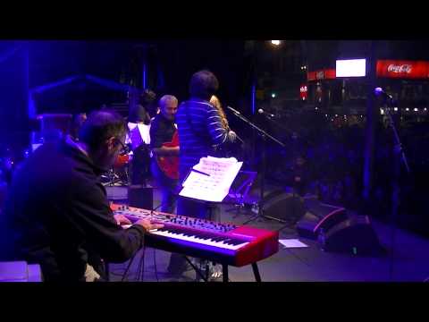 Claudia Puyó y Claudio Gabis en Avellaneda - Blues del terror azul 7-4-2013