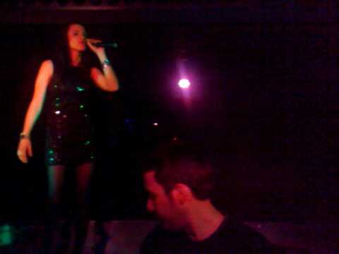 Infinity 2008 Samantha en directo en Datura Vitoria