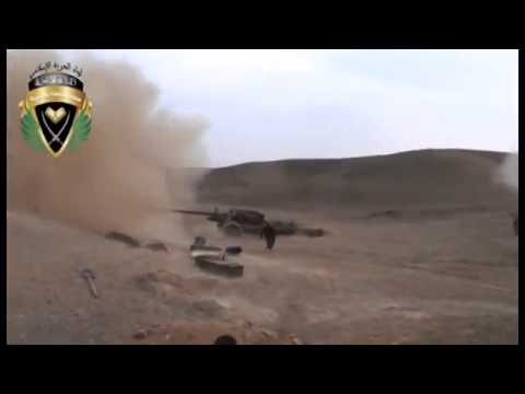 استهداف مطار دير الزور العسكري بمدفع 130 من قبل جبهة الجهاد والبناء الإسلامية ضمن معركة البيعة