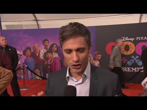 Coco LA Premiere - Itw Gael Garcia Bernal (official video)
