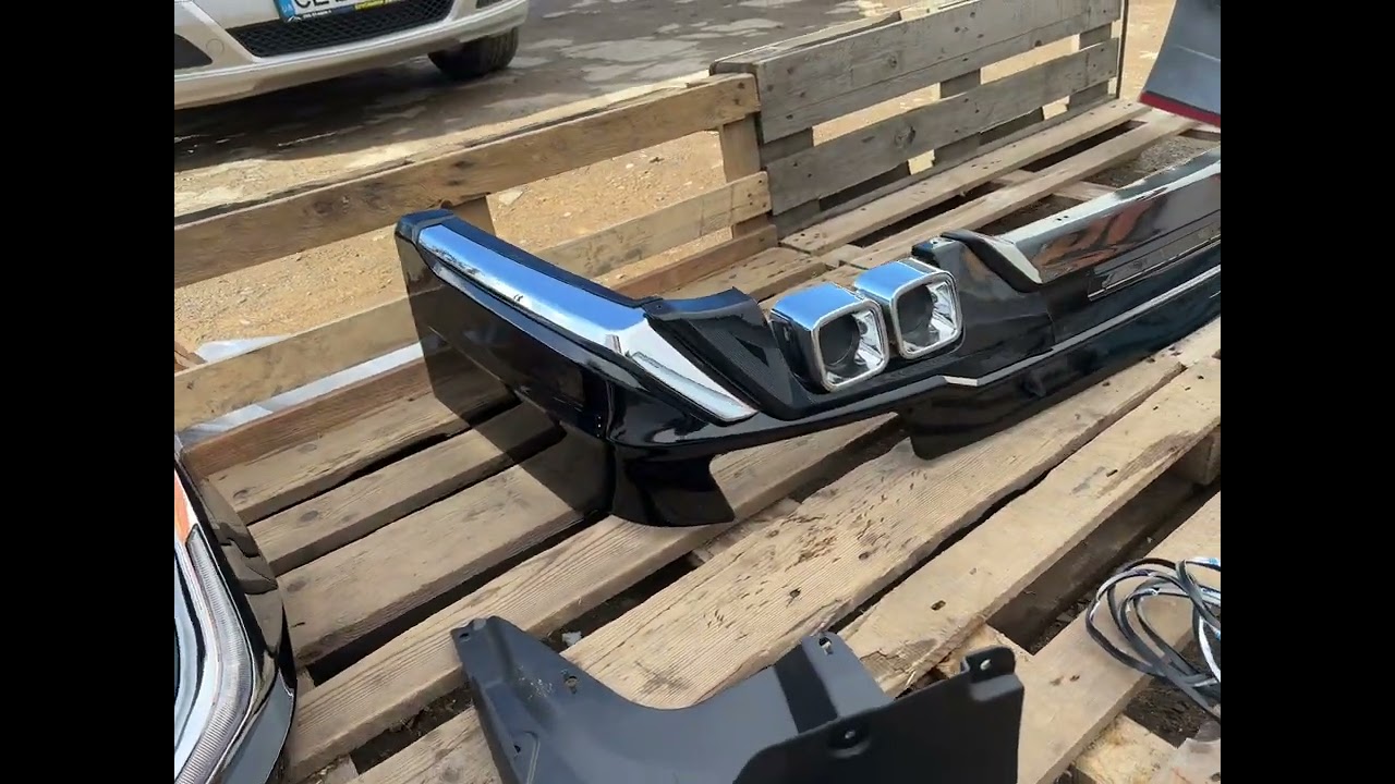 Накладки на передній і задній бампер Modelista V3-LED (2017-) Video 5