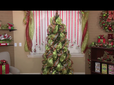 Decorating a Tree: Mesh and Ribbon