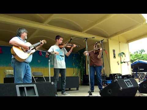 Edison Serena and Andi Skelton - 2012 Ukiah Fiddle Contest - Twin Fiddle