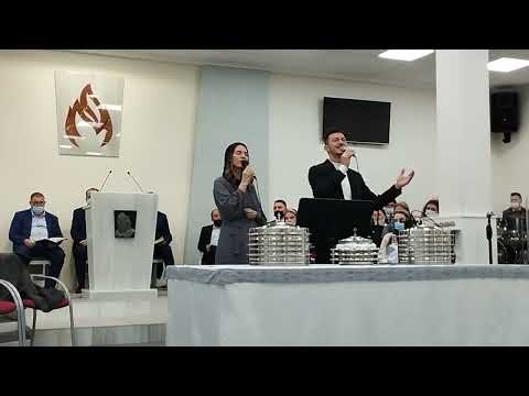 Mă închin numai lui Dumnezeu.....Otto si Dana Pascal