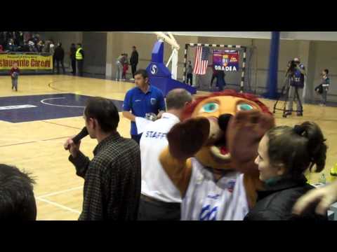 CSM ORADEA- Gaz Metan Medias-  Echipa saluta publicul