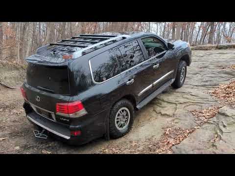 LEXUS LX570 OFF-ROAD - BADLANDS OFF-ROAD PARK. STOCK 200 SERIES
