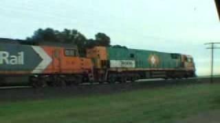 preview picture of video 'Container Train North Bound Victoria 3 locos'