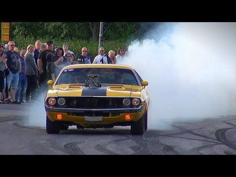BADASS Tire Smoking Supercharged 1970 Dodge Challenger!