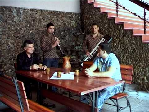 ZORILE DIN GALATI  -FATA CU ROCHITA MOV (SPIROS GALATI)
