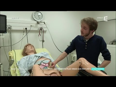 Maternité : des robots au service des jeunes médecins