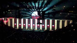 Roger Waters The Wall Chicago - The Show Must Go On