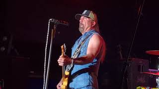 Jackyl - A Country Boy Can Survive / Just Because I&#39;m Drunk (live)