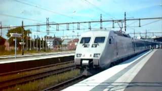 preview picture of video 'X2000 arriving and departing Hässleholm C'