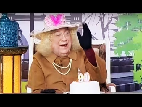 Hasb e Haal 23 April 2016 - حسب حال - Azizi as Queen Elizabeth - Dunya News