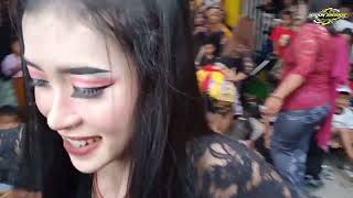 Download lagu EMPAT CEWEK CANTIK NDADI DAPAT SAWERAN JARANAN LIMA PUTRA JAYA terbaru 2025 live balung kopi mp3 Download lagu EMPAT CEWEK CANTIK NDADI DAPAT SAWERAN JARANAN LIMA PUTRA JAYA terbaru 2025 live balung kopi mp3