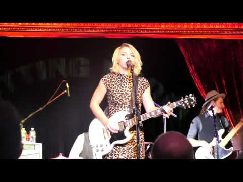 Samantha Fish 2017-07-25 The Cutting Room New York, NY "Crow Jane - Bitch On The Run"