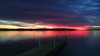 Relaxing Bilateral Music with Rain - Dark Water