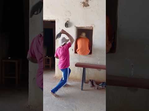 seu Antônio só deu uma chinelada #videosengraçados #pegadinha #comedia