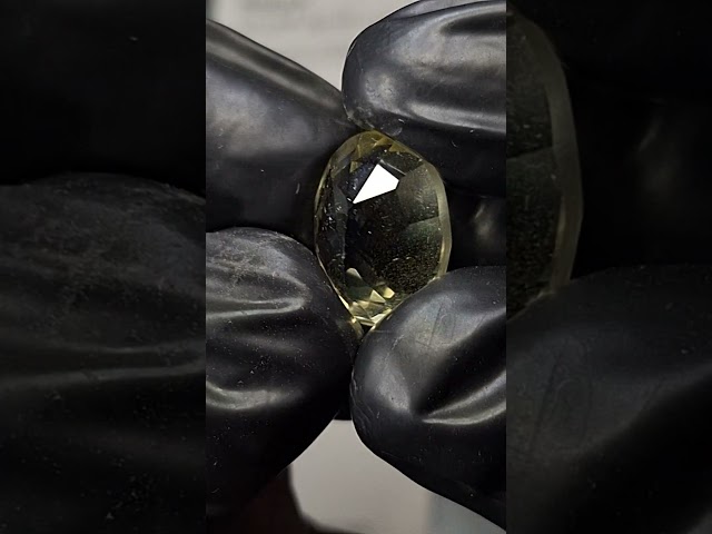 حجر سترين طبيعي مفحوص و موثق بشهادة مختبر