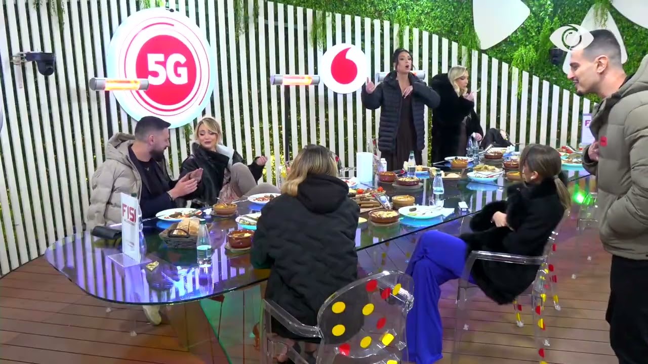 “Ai kërkoi darkë romantike, jo unë”/ Stelina diskuton me Inën: Ti e refuzoje!