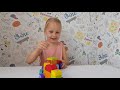 Cubika Medinis rūšiavimo traukinukas su kaladėlėmis - Vaivorykštės ekspresas 42cm.