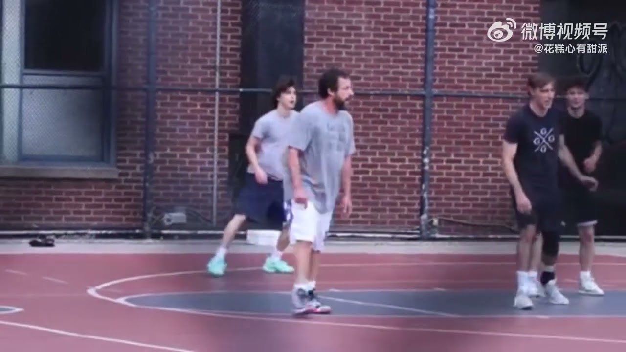 Timothée Chalamet & Adam Sandler playing basketball in Soho, NYC | July 20, 2023. (花糕心有甜派 on weibo) thumnail