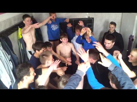 PTC Pabianice - Błękitni Dmosin 12:0 radość po meczu