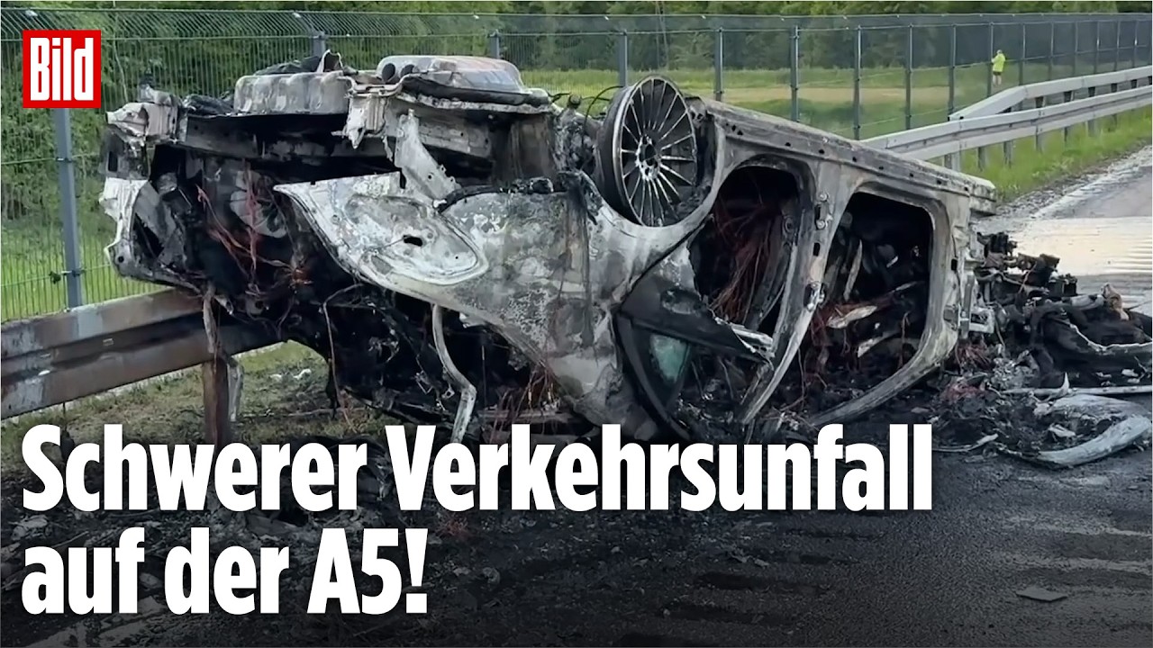 A5: Schwerer Autounfall im Schwarzwald! Auto brennt komplett aus!