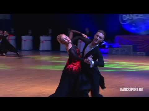 Stanislav Slomchinsky - Elizaveta Denisova, RUS, 1/2 Viennese Waltz