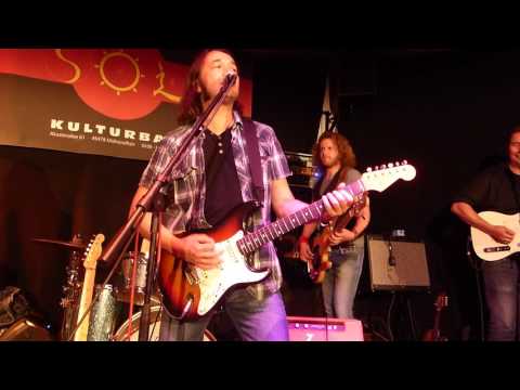 78 Twins & Friends feat. Klaus Spangenberger - I saw her standing there